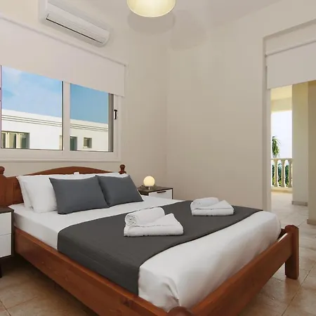 Cleopatra Villa