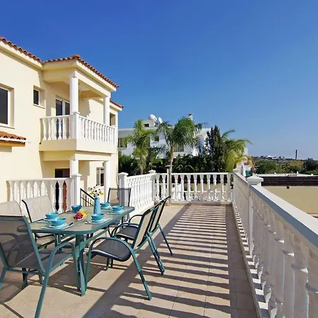 Cleopatra איה נאפה