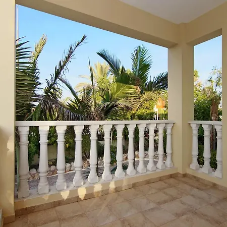 Cleopatra איה נאפה