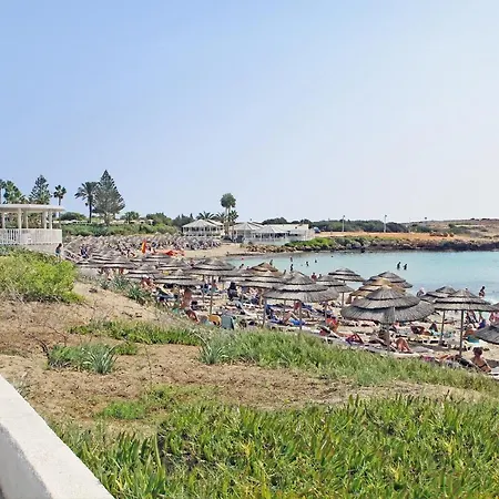 Cleopatra * איה נאפה